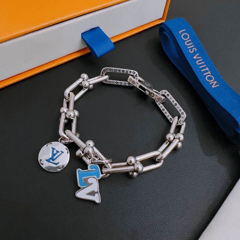 LV Bracelet 02lyr31